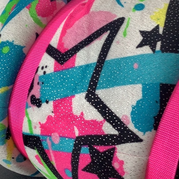 Justice - 30” x 60” plush sleeping bag w/ zipper & easy roll n’ carry straps - Picture 4 of 7